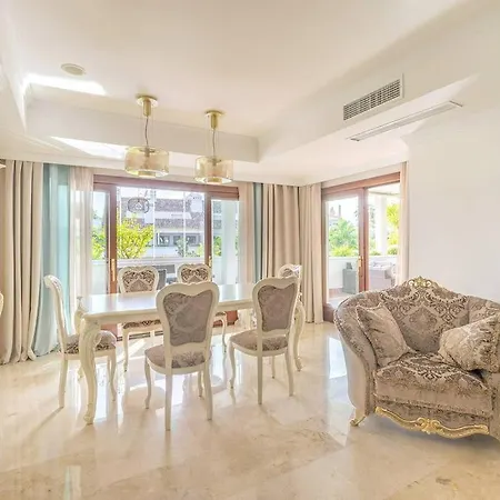 Apartment Golden Mile *