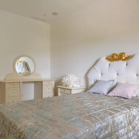 Apartment Golden Mile